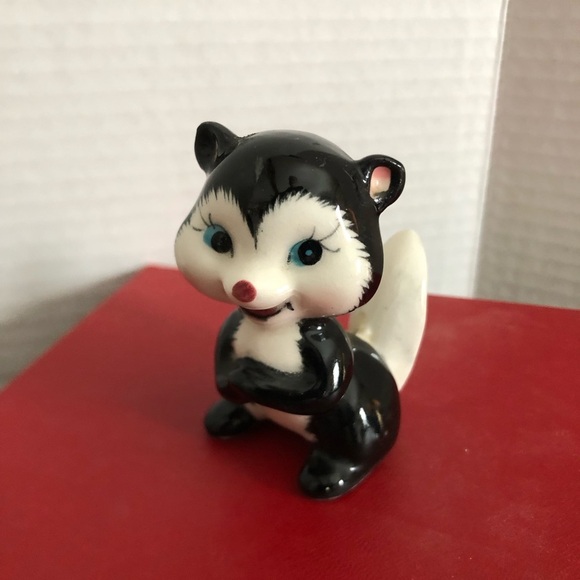 Vtg Anthropomorphic Skunk Figurine - Picture 2 of 12